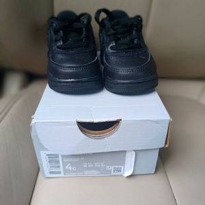 Black nike sneaker